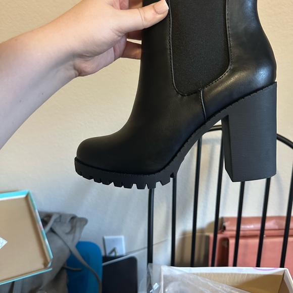 Black slip on leather combat boots - Picture 8 of 16